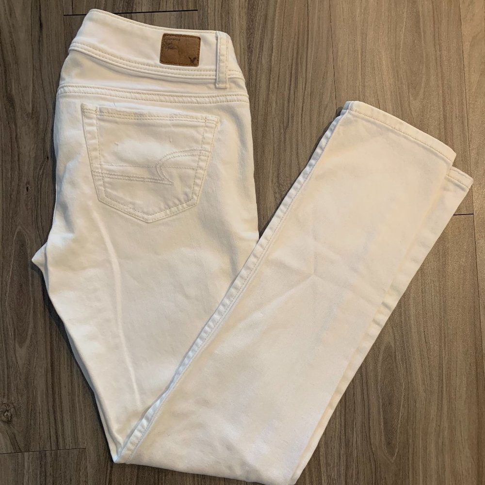 Distressed AE Straight Jeans